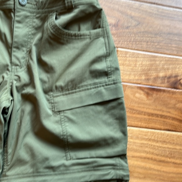 REI Co op convertible hiking pant. - Picture 6 of 7